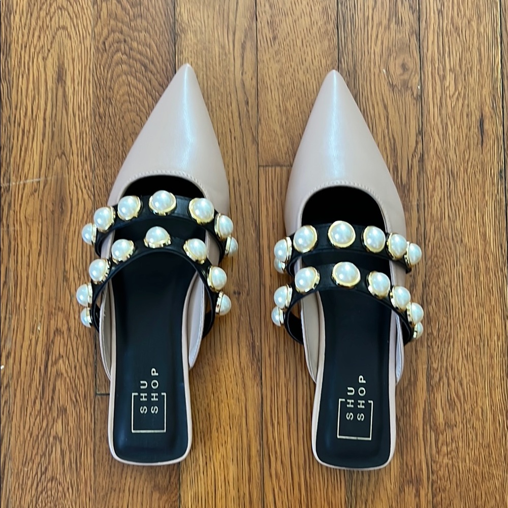 ShuShop Women's Pearl Embellished Tan Mules